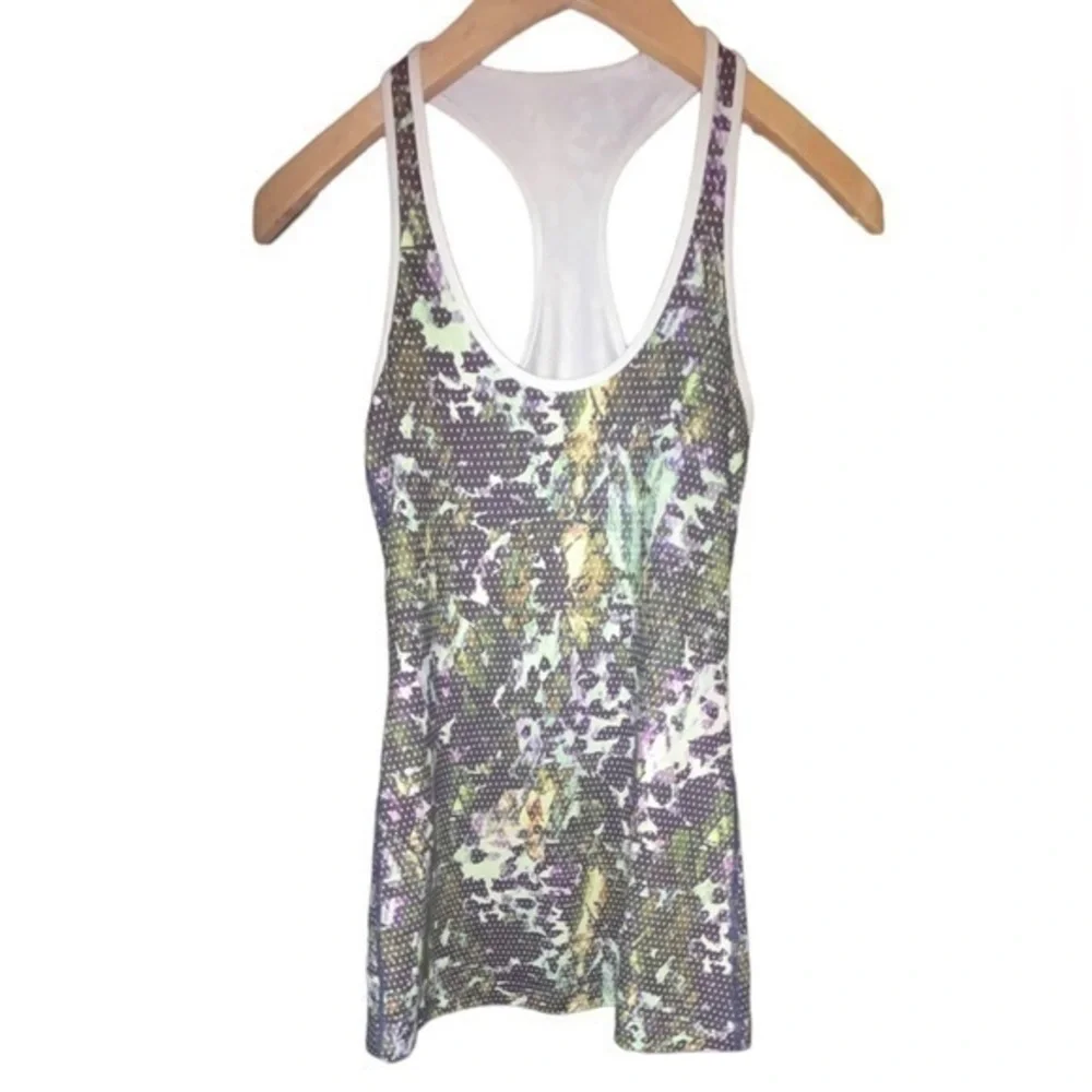 Lululemon rises back tank top excellent condition